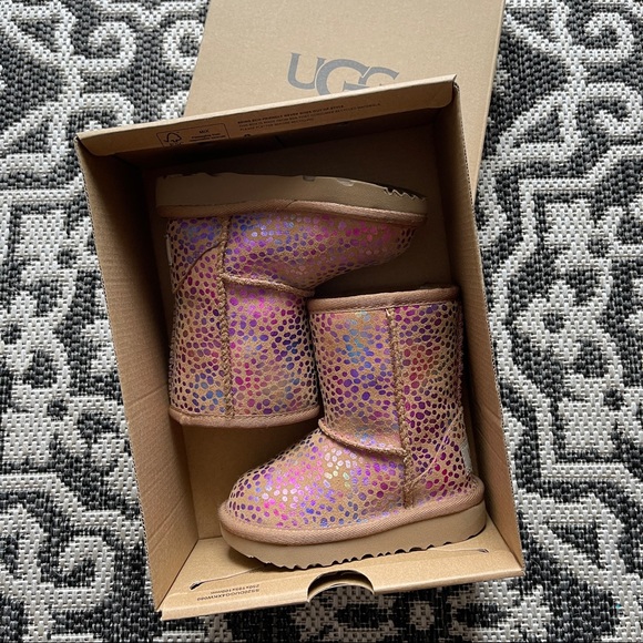 UGG Other - Girls 6 UGG T Toddler Classic ll Spots Winter Wool Leather Boot